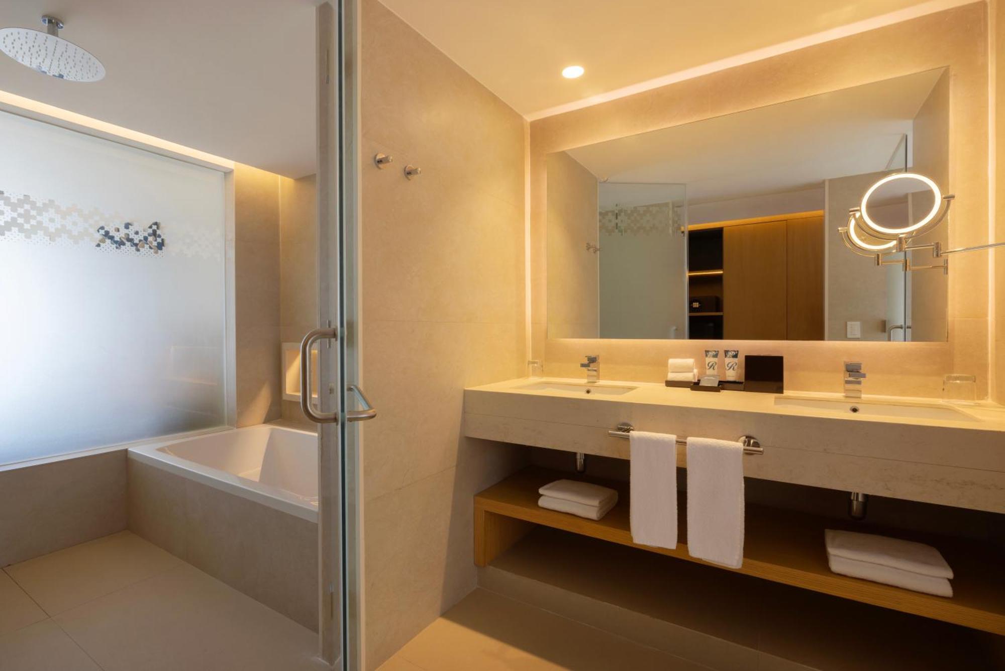 Luxury Junior Suite Ocean View