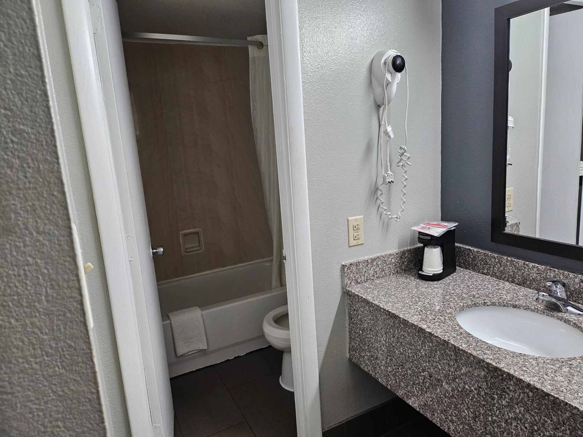 Double Room with Two Double Beds - Smoking