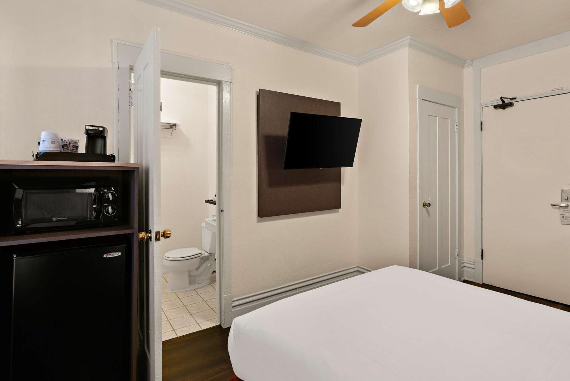 Grande Chambre Lit Queen-Size - Non-Fumeurs