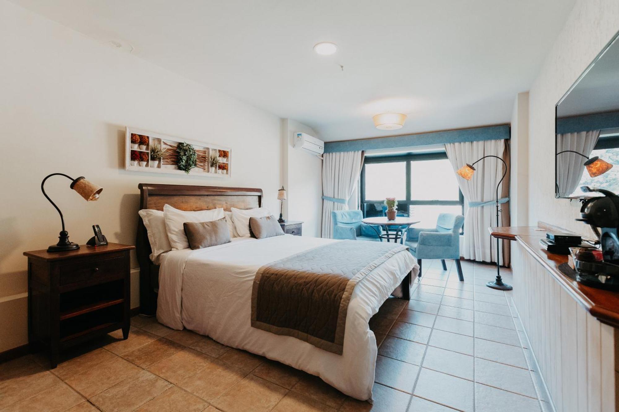 Family Room,1588097722:JPEG