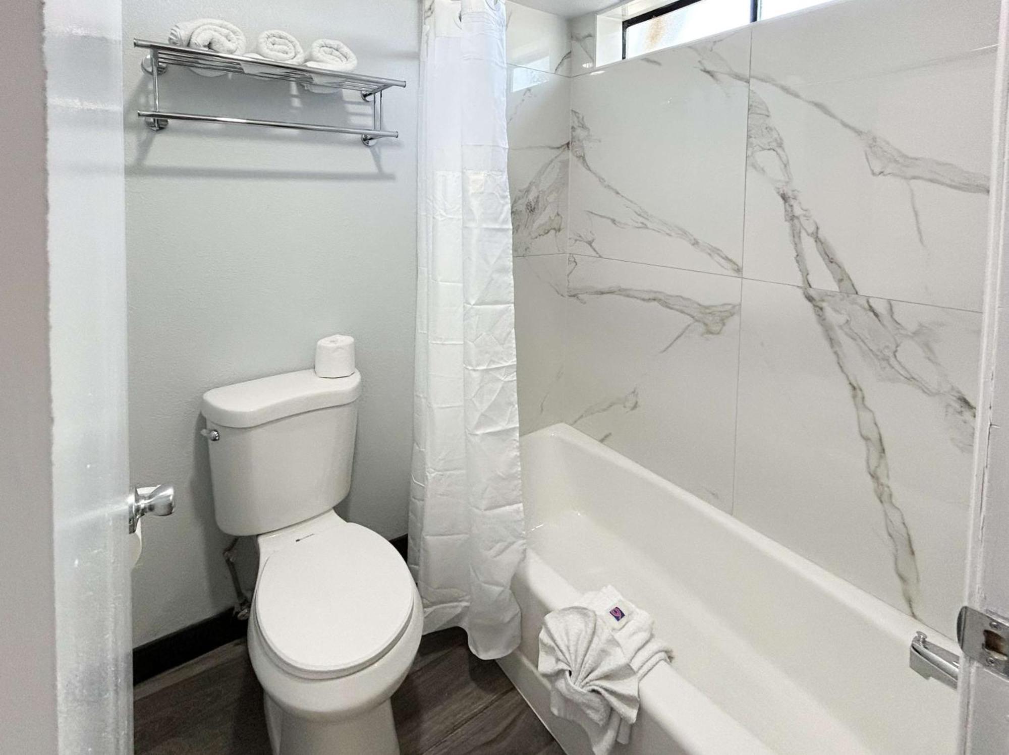 2 Queen Beds | Non-Smoking, Kitchen