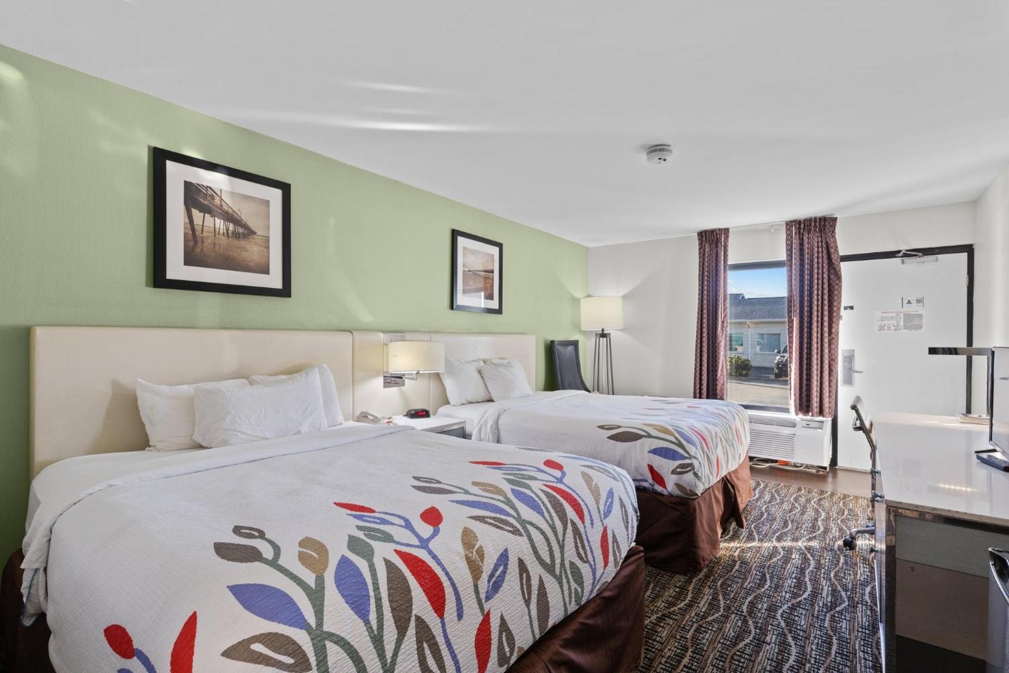 Standard Queen Room