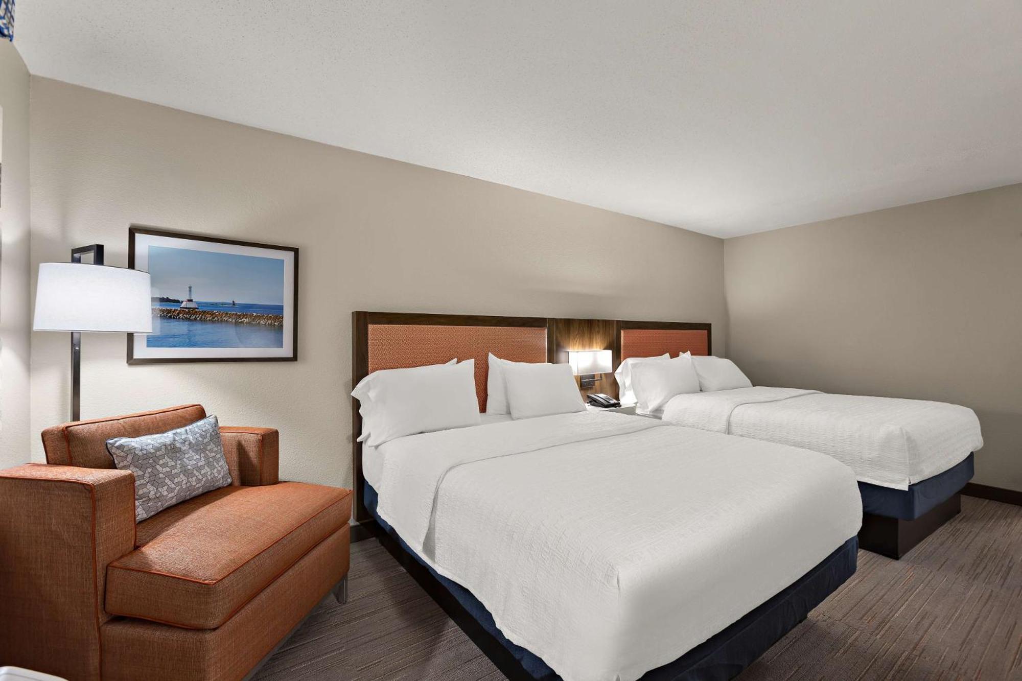 Room with Two Queen Beds - Non-Smoking