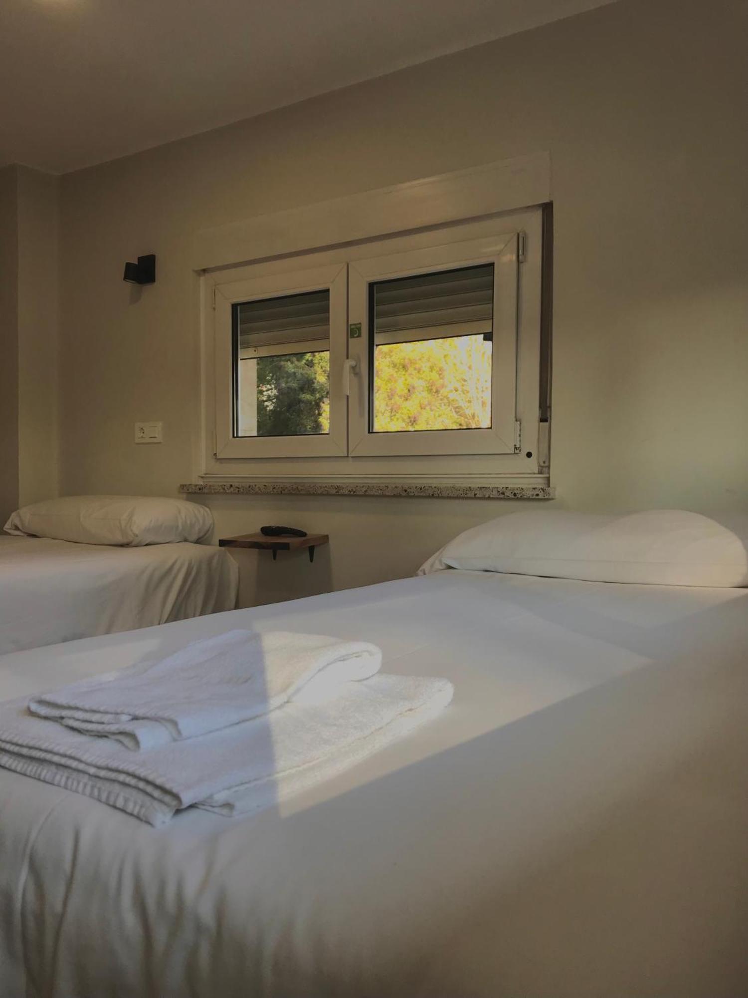 Twin Room,1549761127:JPEG