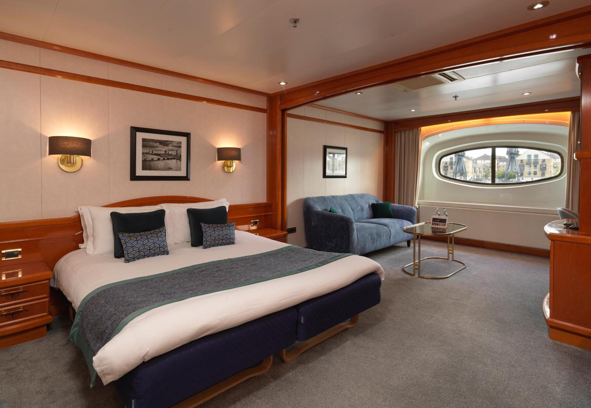 Classic King Room with River View