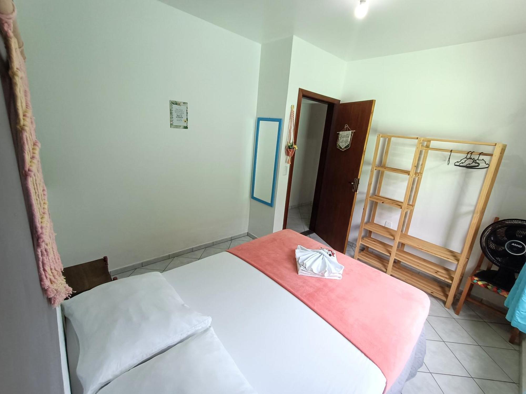 Quarto Duplo com Banheiro Compartilhado