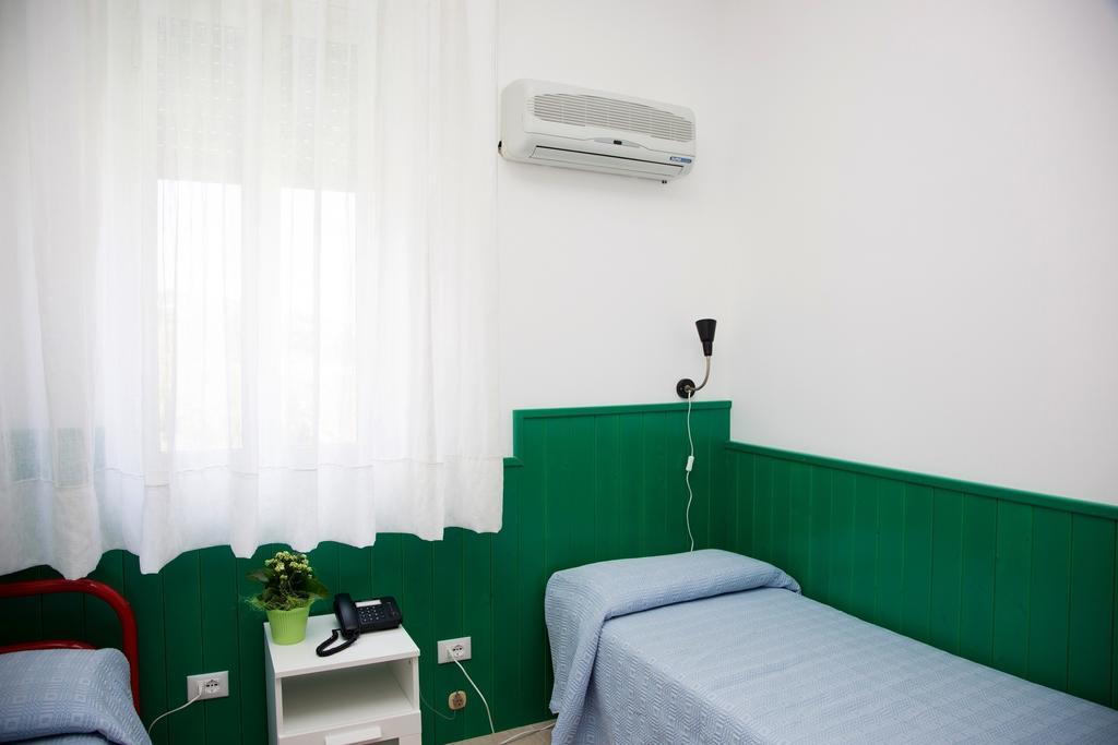 Camera Doppia con Letti Singoli