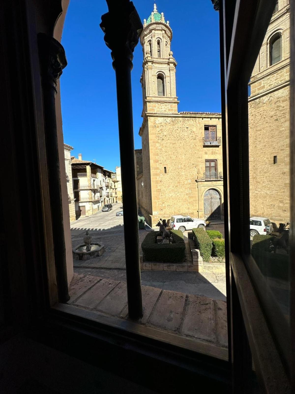 Suite with City View,1536071326:JPEG