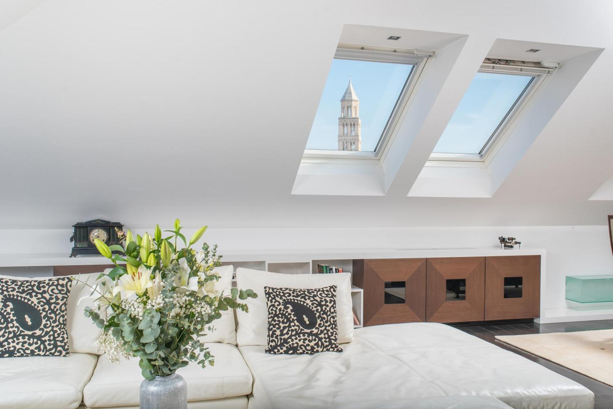 Penthouse Suite with Hot Tub Terrace and Old town view,1536099556:JPEG