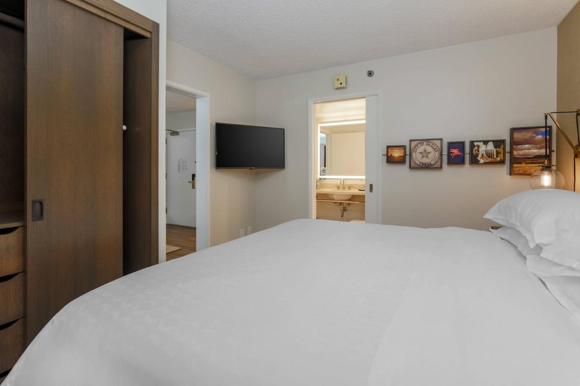 1 King bed & sofa bed, 1 Bedroom Suite, 1 King, Sofa bed
