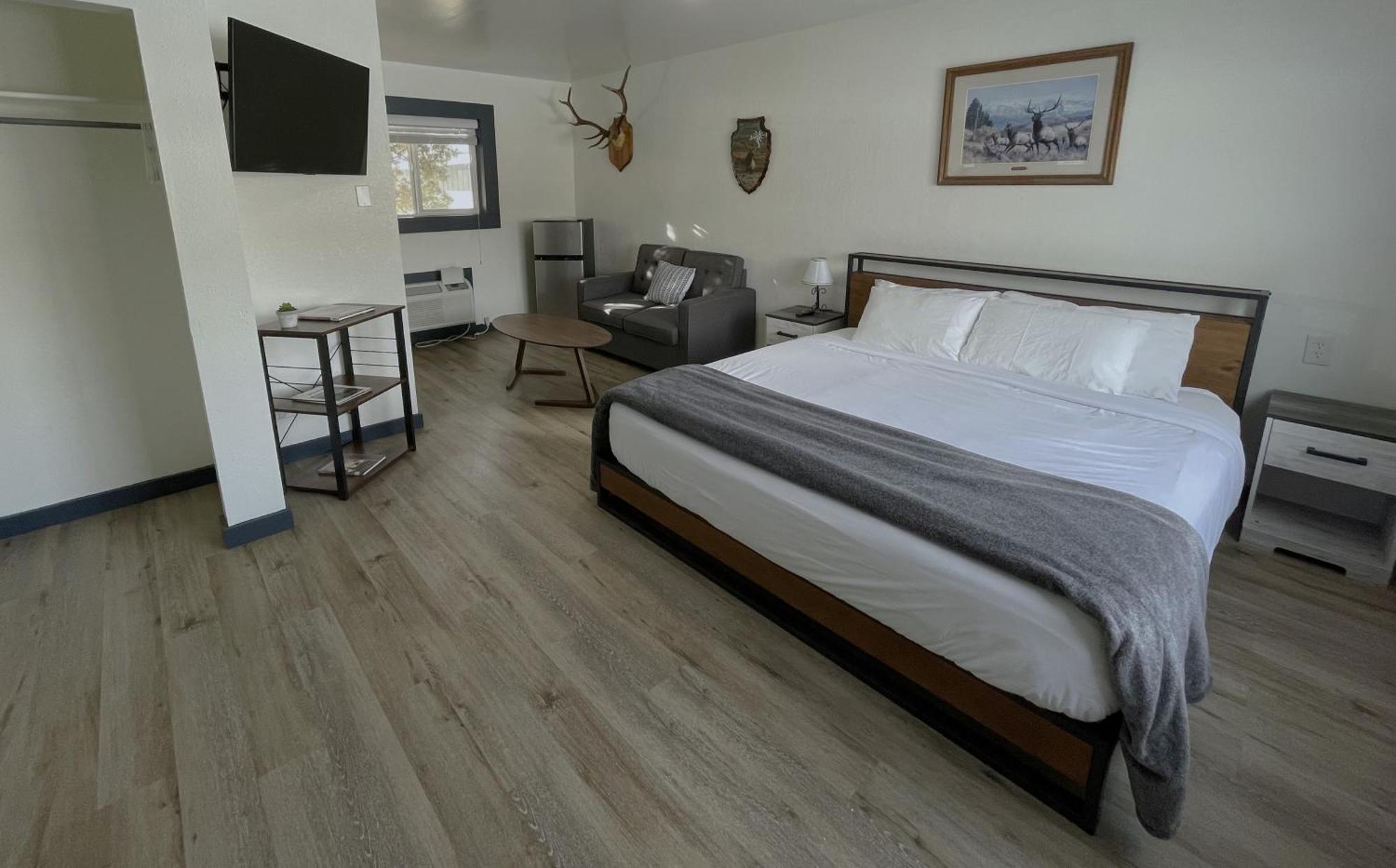 King Room with Mountain View
