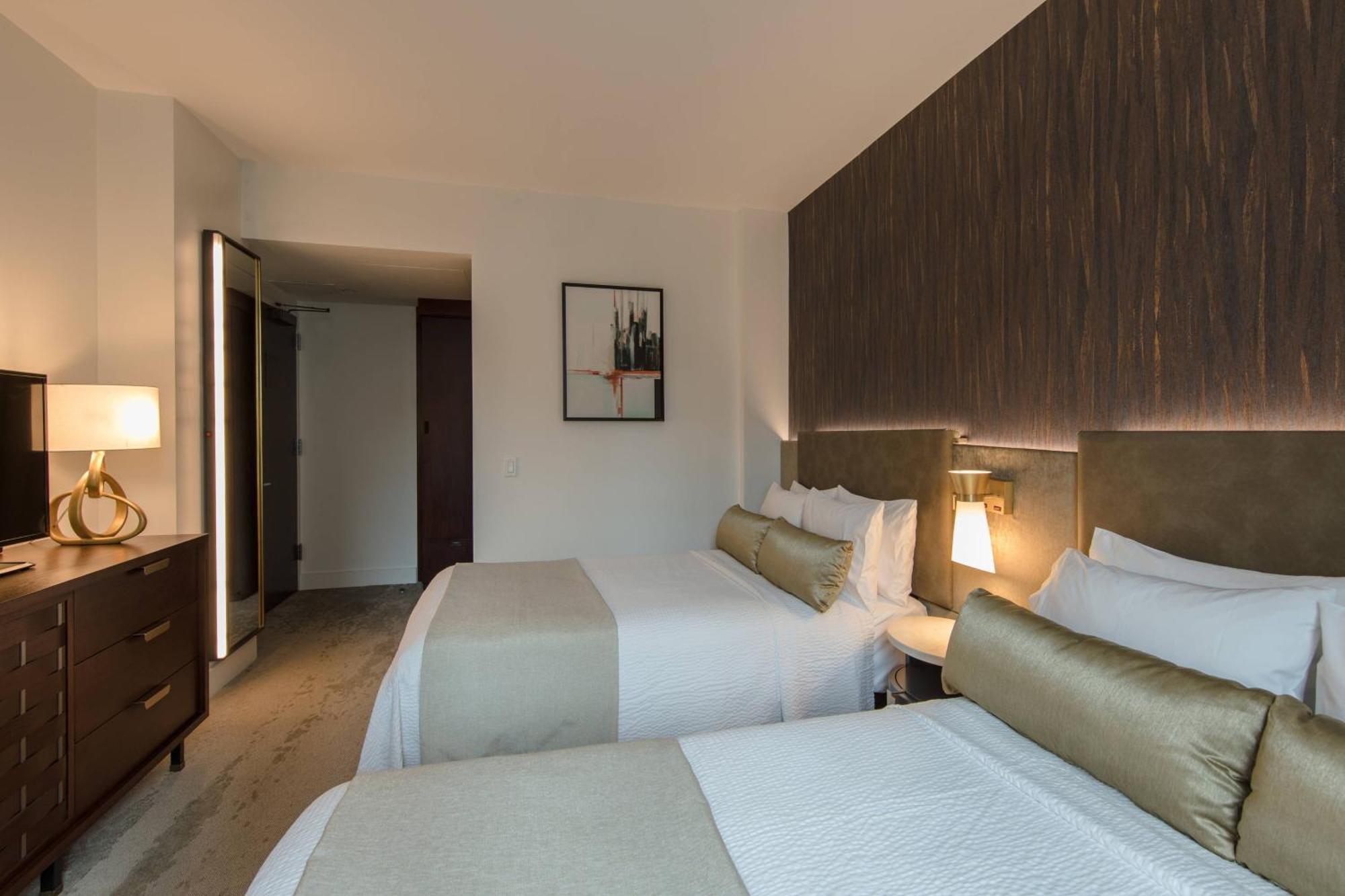 Chambre avec 2 Lits Doubles - Vue sur Ville