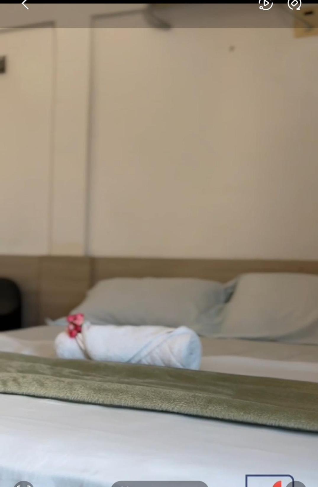 Quarto Grande com Cama de Casal ou 2 de Solteiro