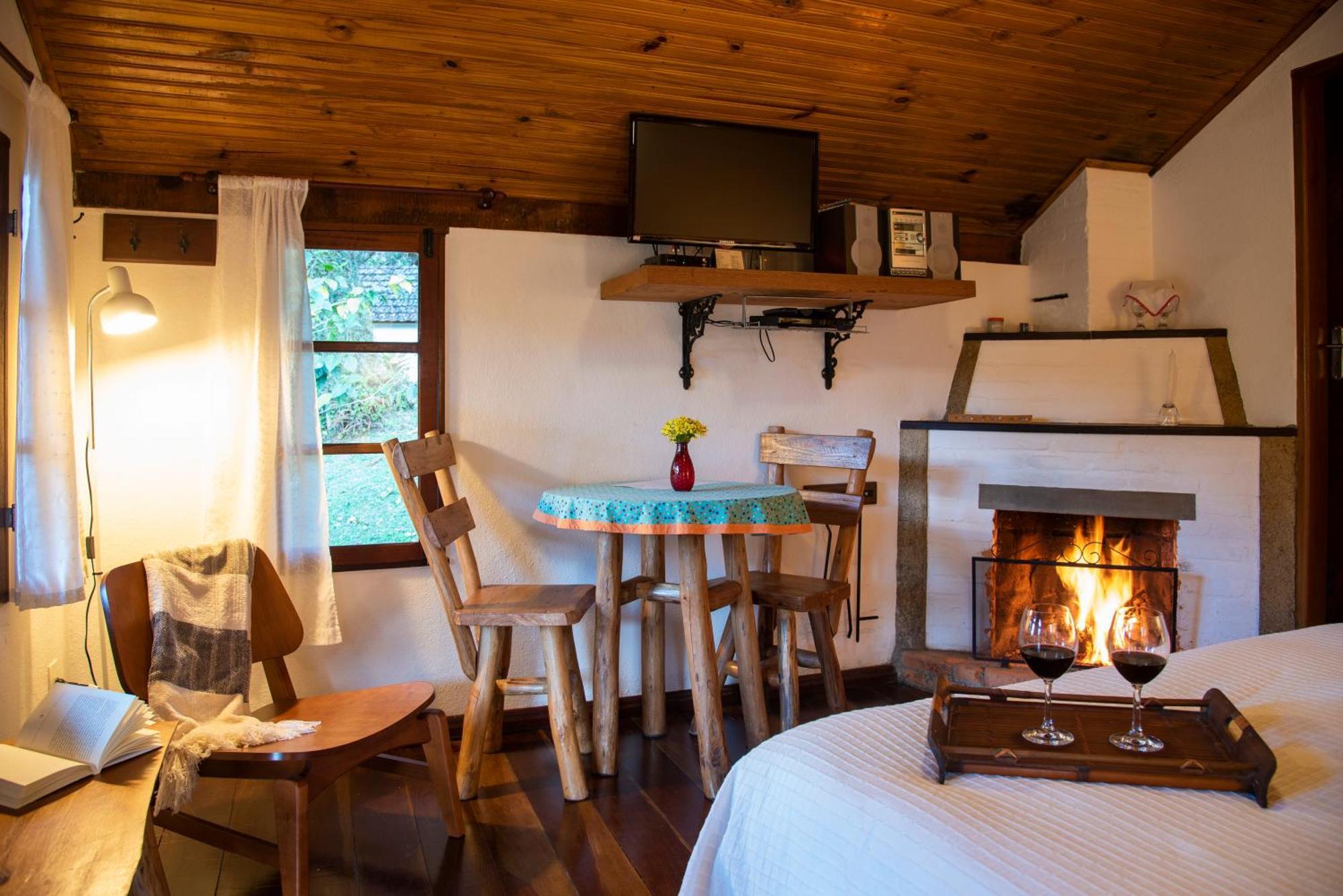 Chalet (2 Adults),1537625341:JPEG