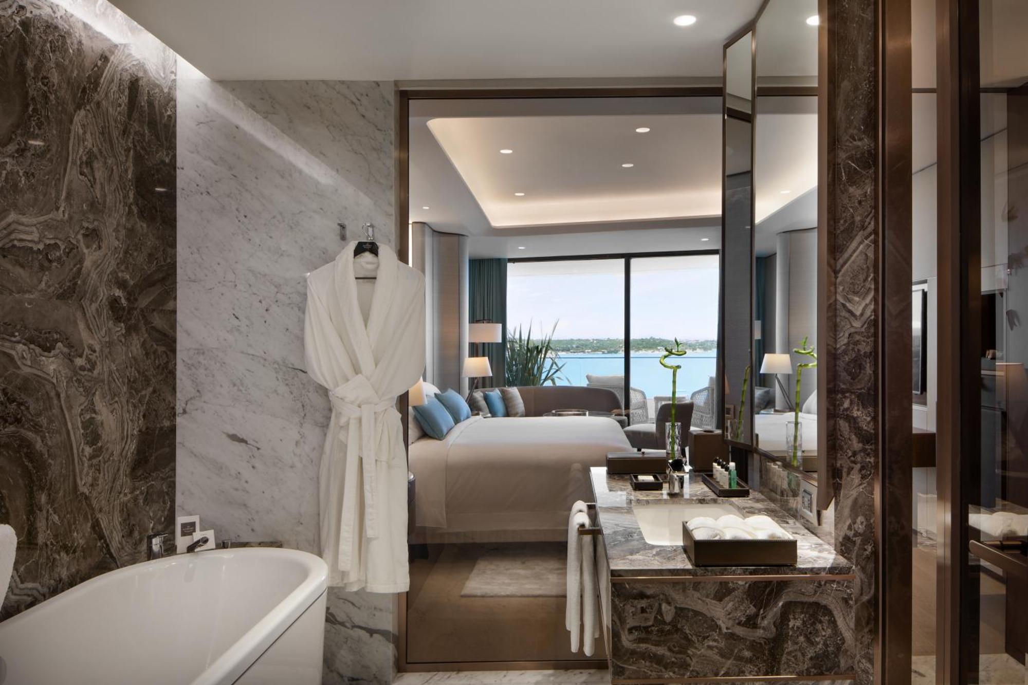 Zimmer Reges Aegean mit 1 Kingsize-Bett und Meerblick
