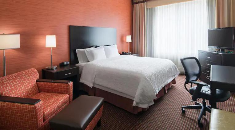 King Room with King Bed - Non-Smoking