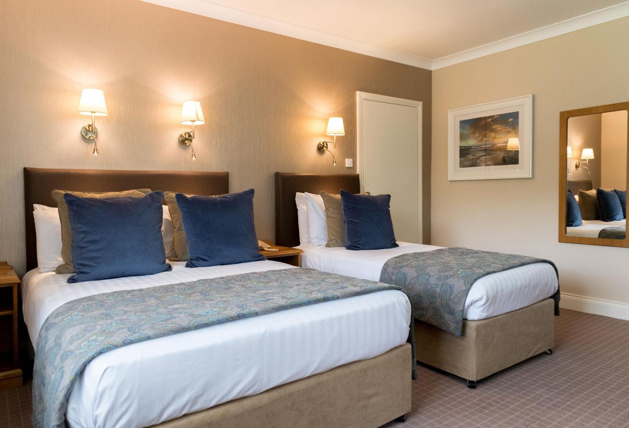 Twin Room,1498481755:JPEG