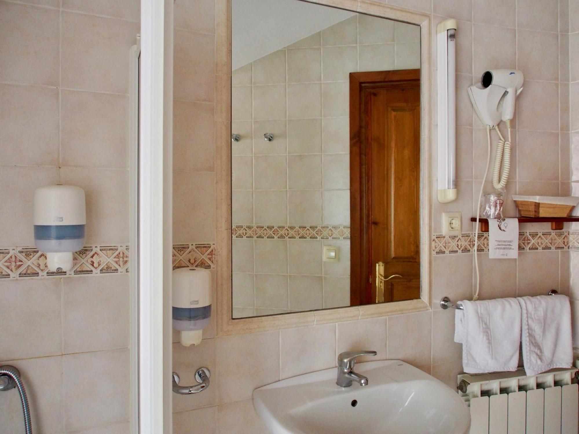 Standard Double Room,1539101575:JPEG