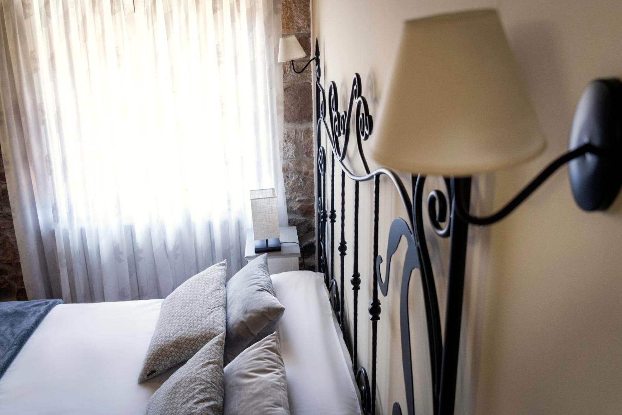 Double Room,1539438067:JPEG