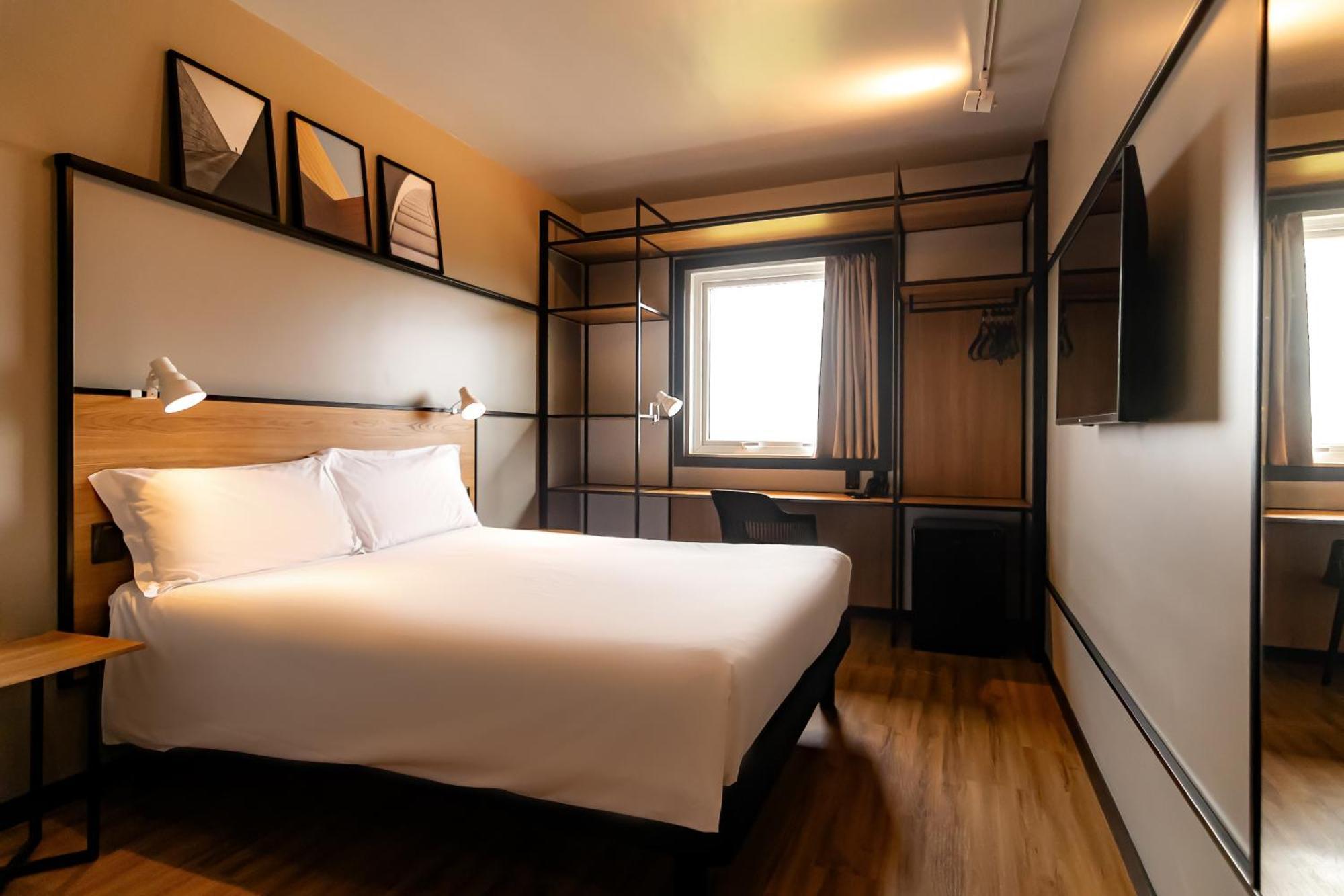 Double Room,1539891676:JPEG