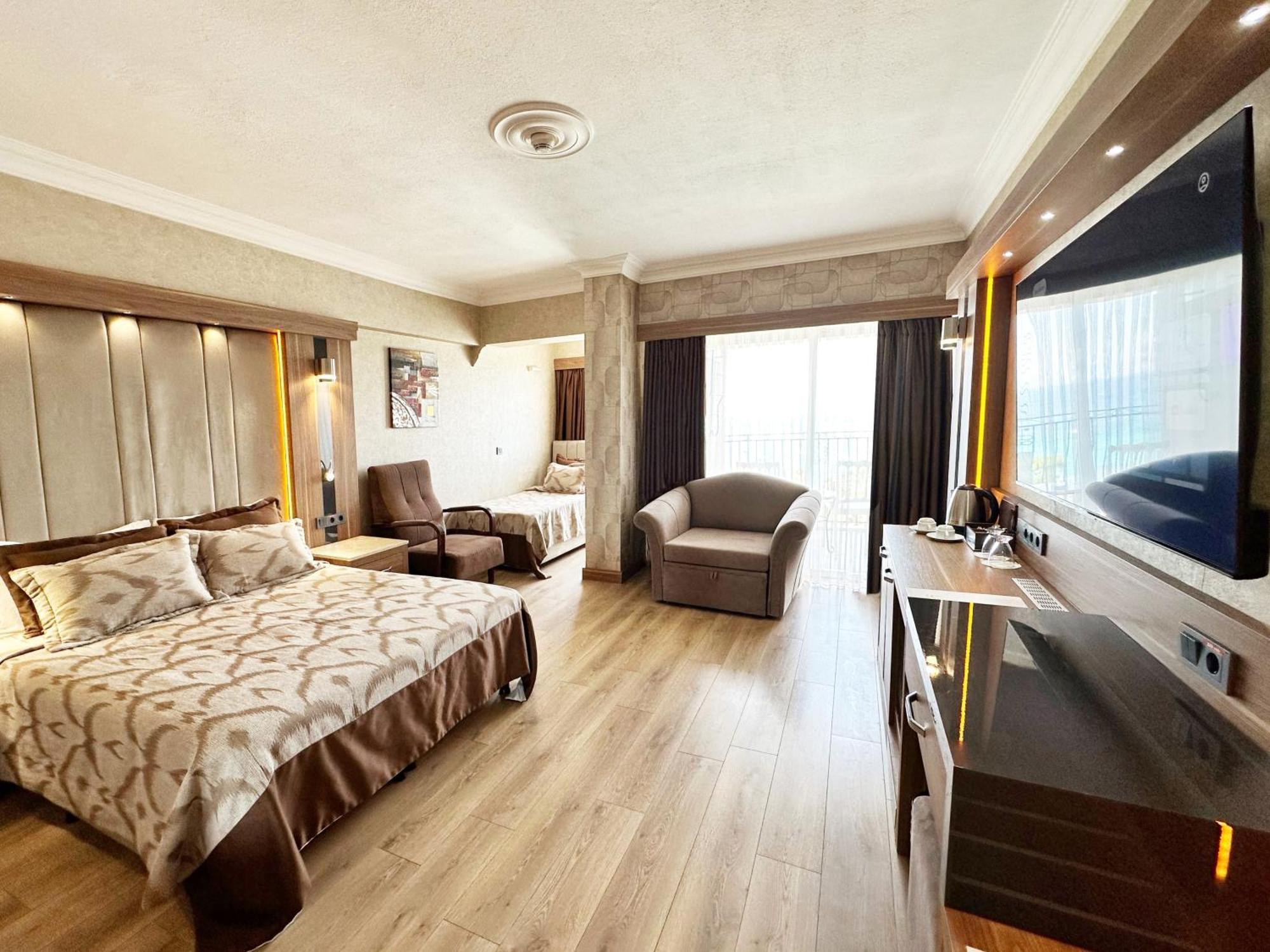Standard Zimmer mit Balkon und Meerblick