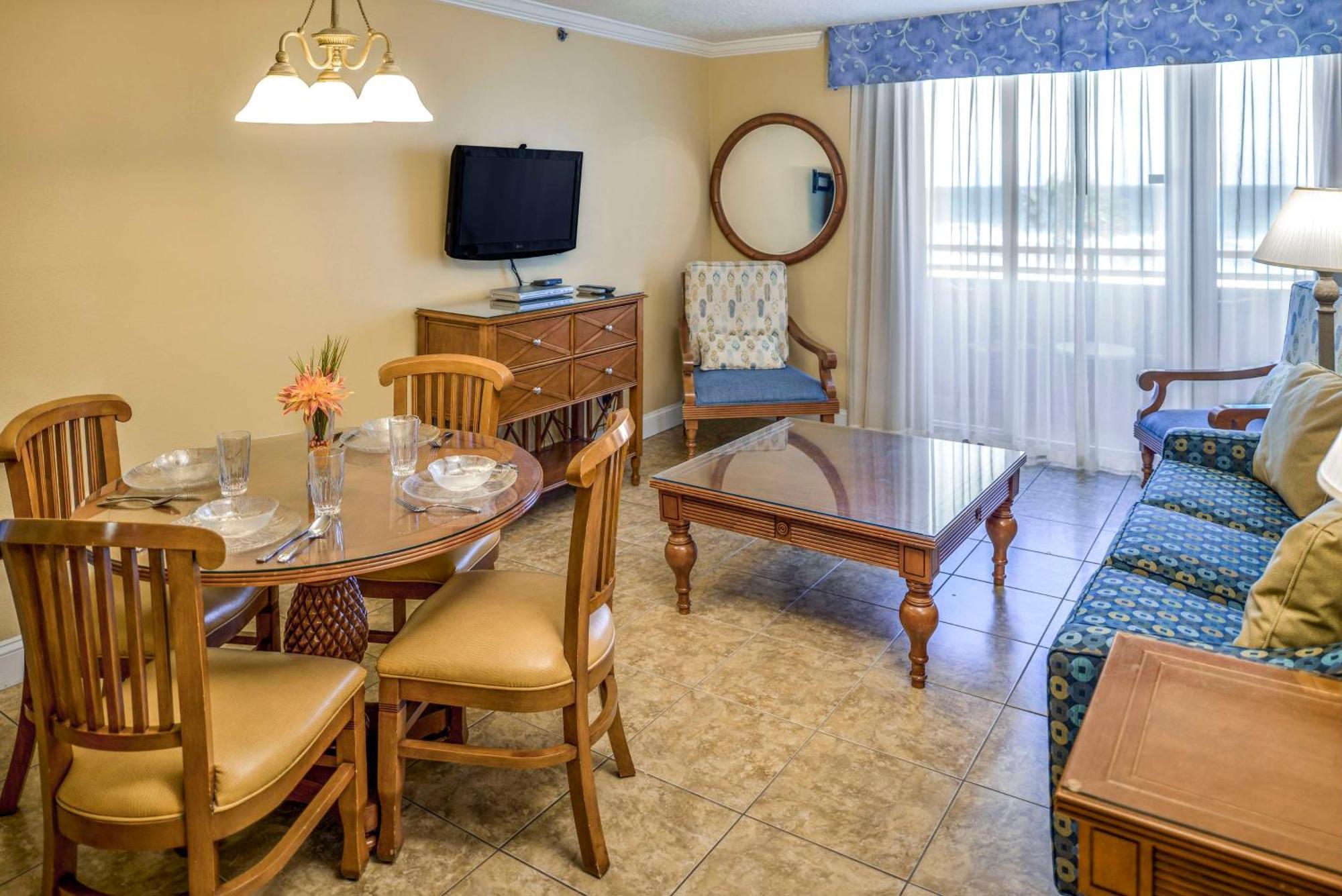 Two-Bedroom Queen Suite with Balcony