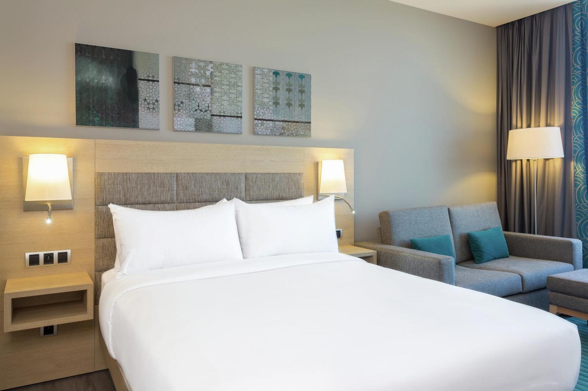 Chambre Lit King-Size - Accessible aux Personnes à Mobilité Réduite