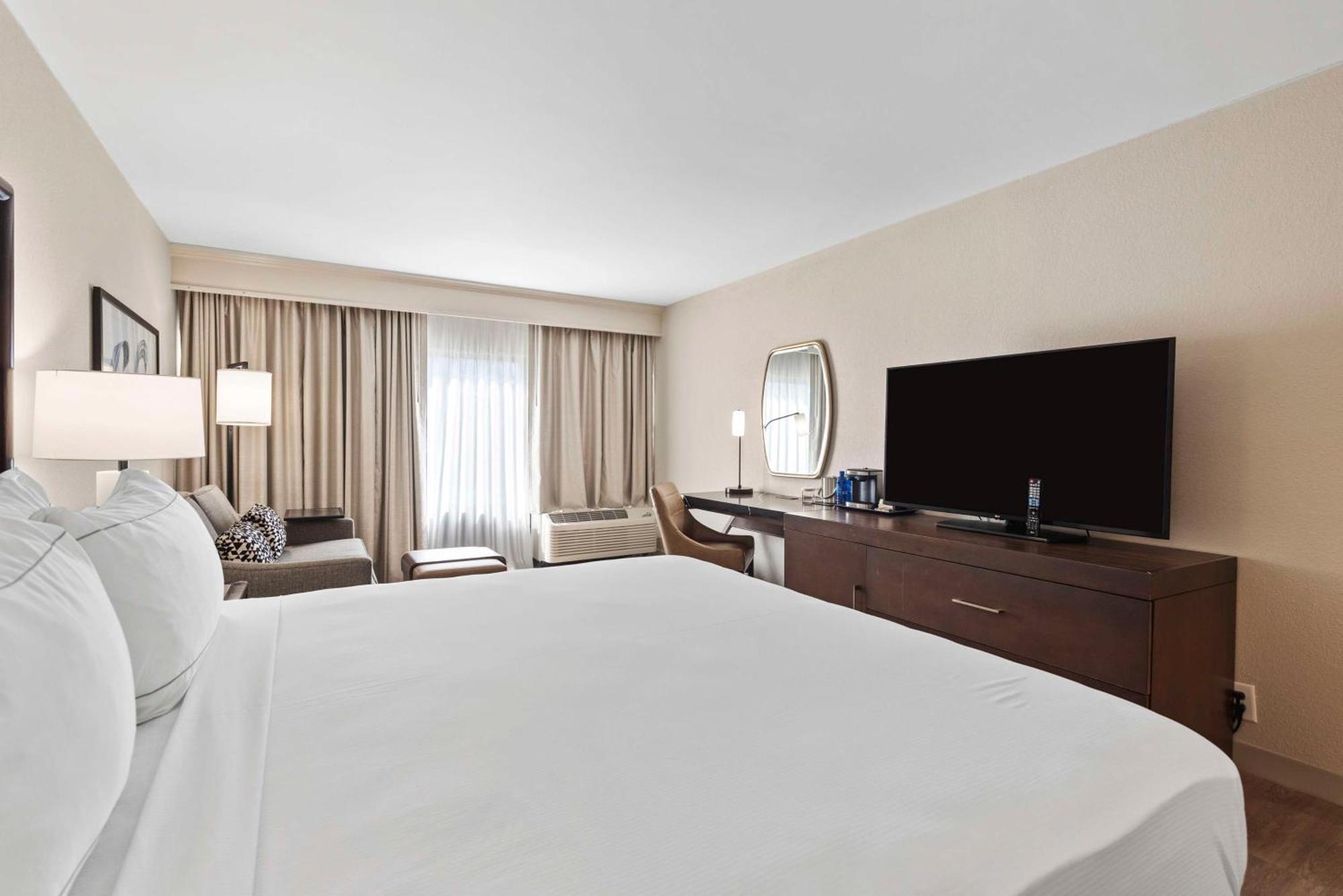 King Room with Sofa Bed - Non-Smoking