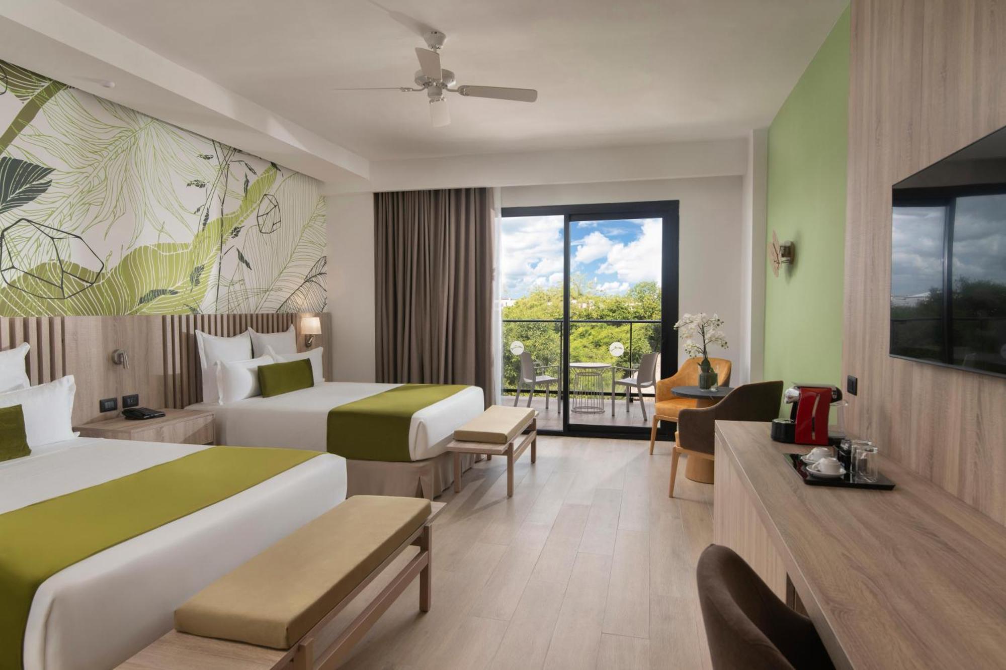 Junior Suite Swim Out Garden View