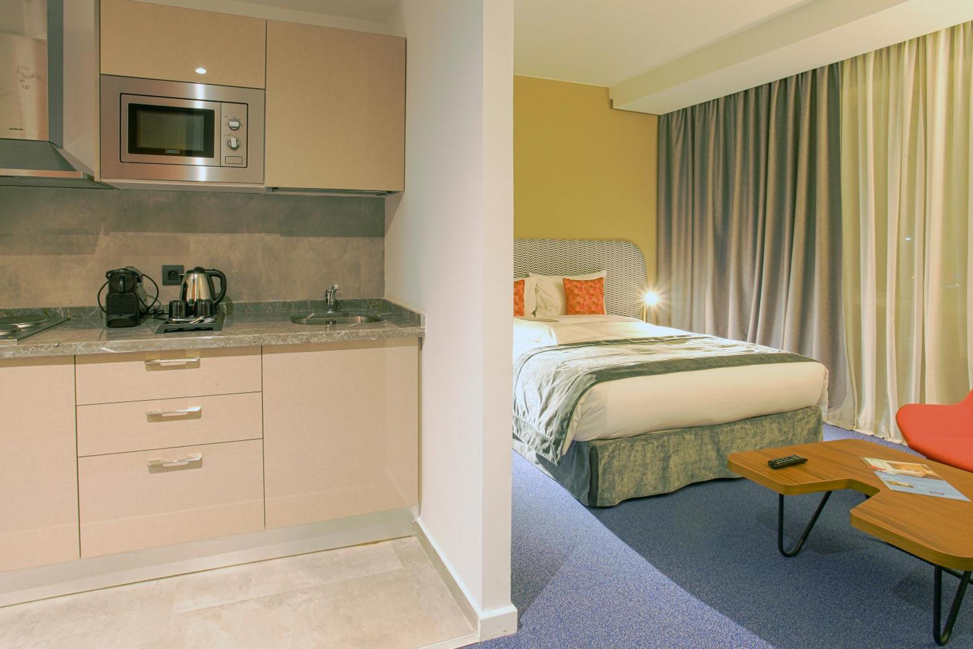 Deluxe Room - 1 Double Bed