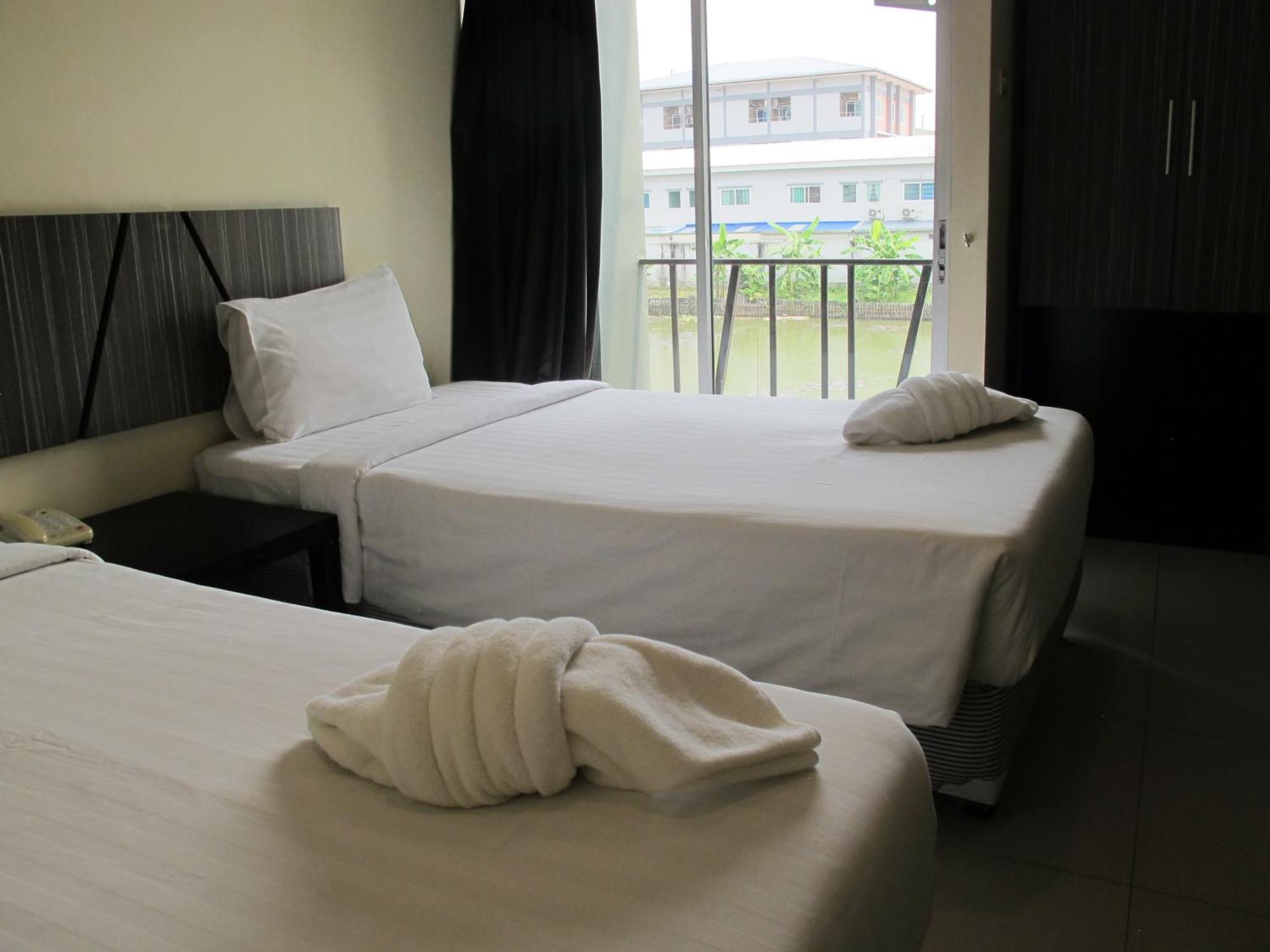 Standard Double or Twin Room - One way Airport Transfer