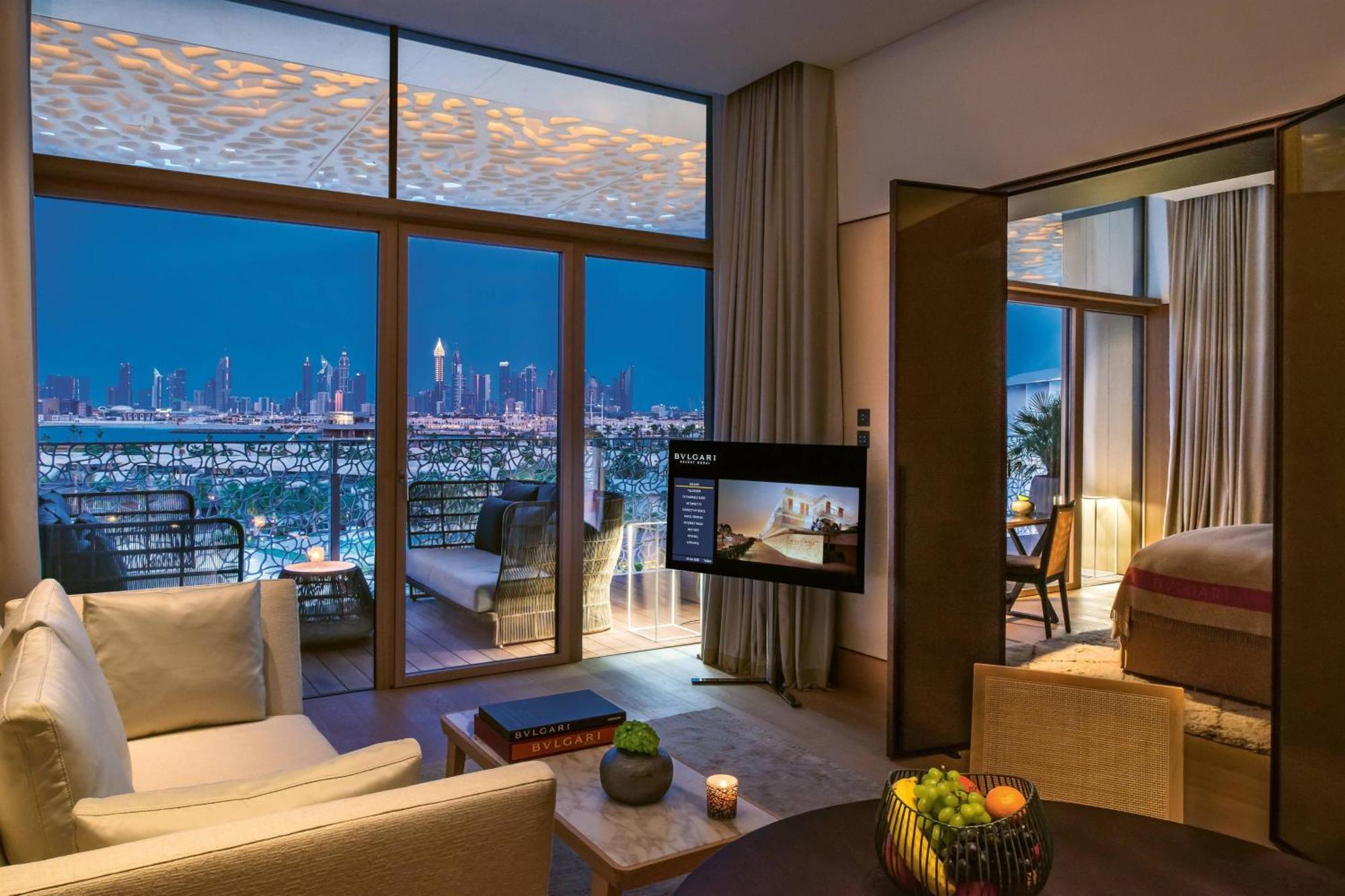 Deluxe King Suite with Balcony,1543903120:JPEG