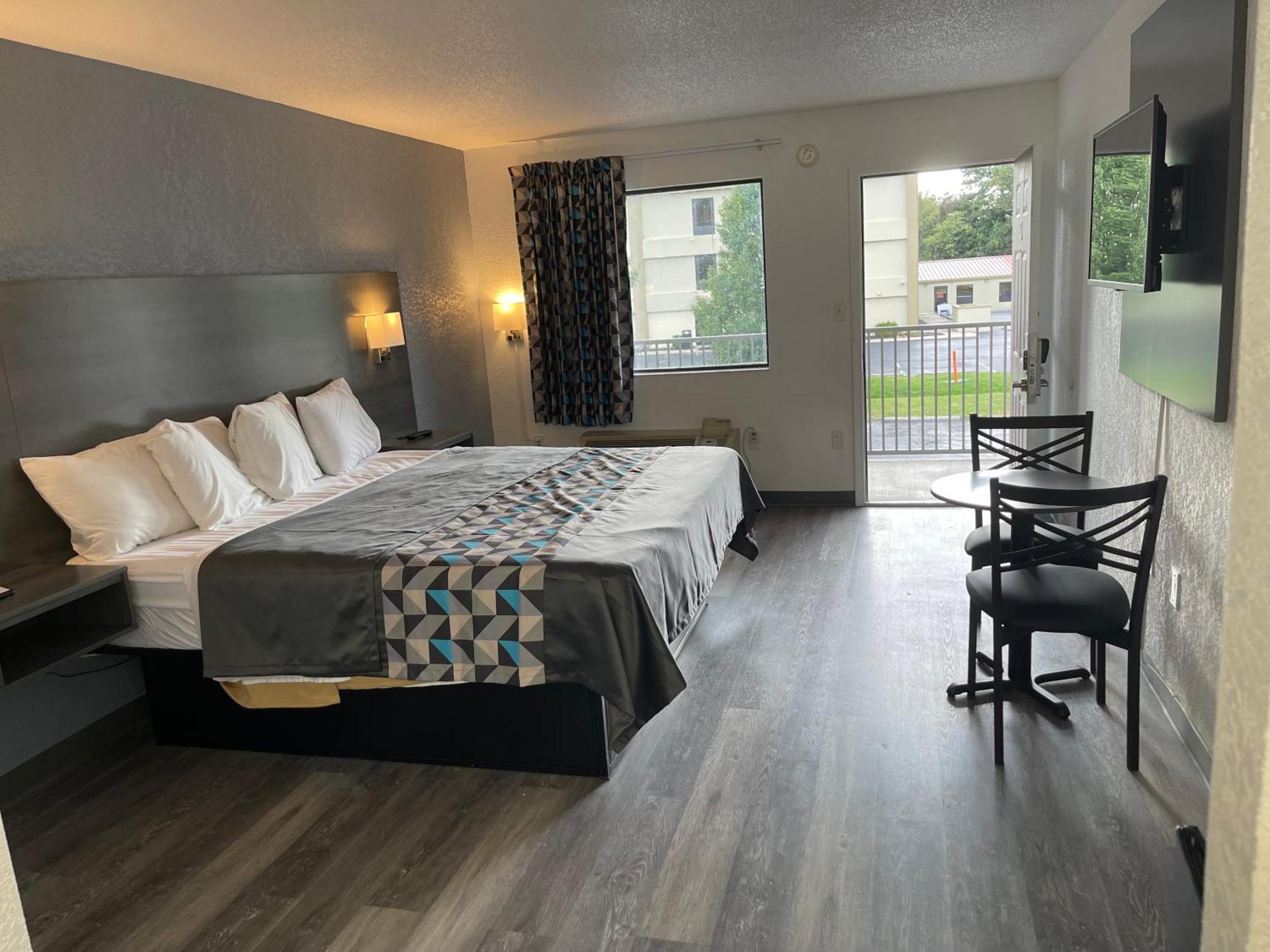 Standard King Room