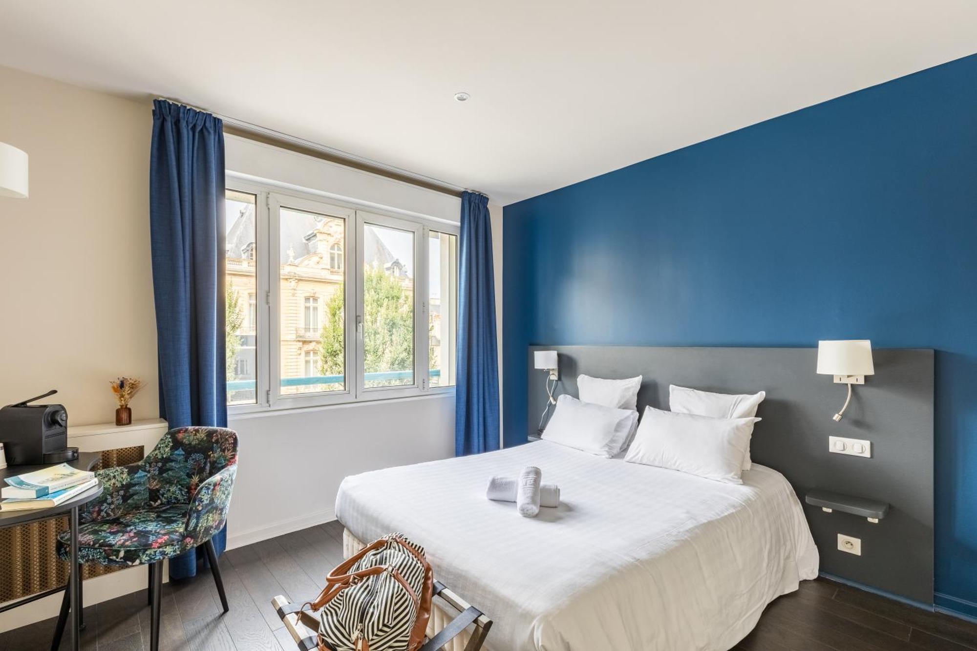 Deluxe Room,1544886376:JPEG