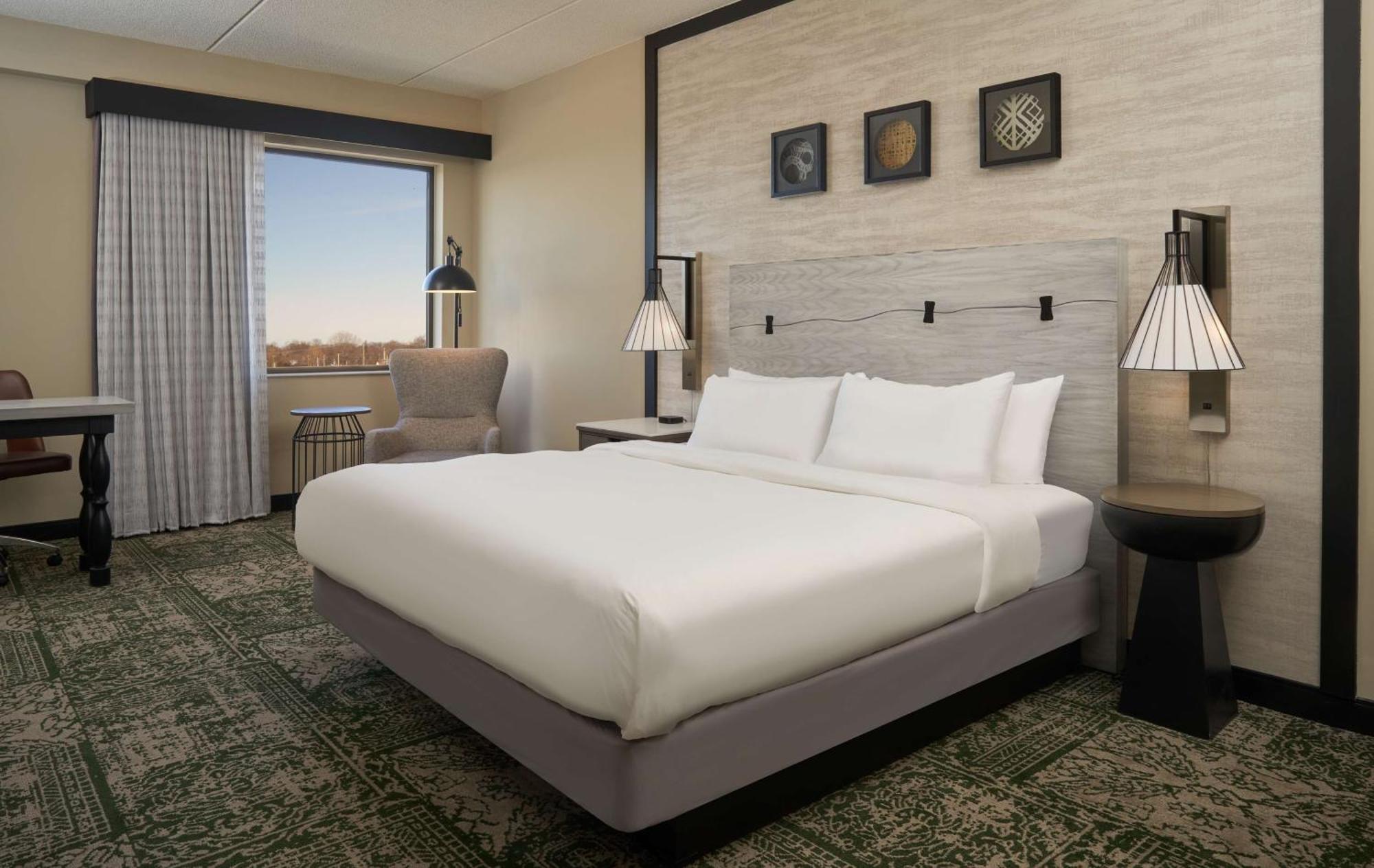 Junior Suite with Jetted Tub