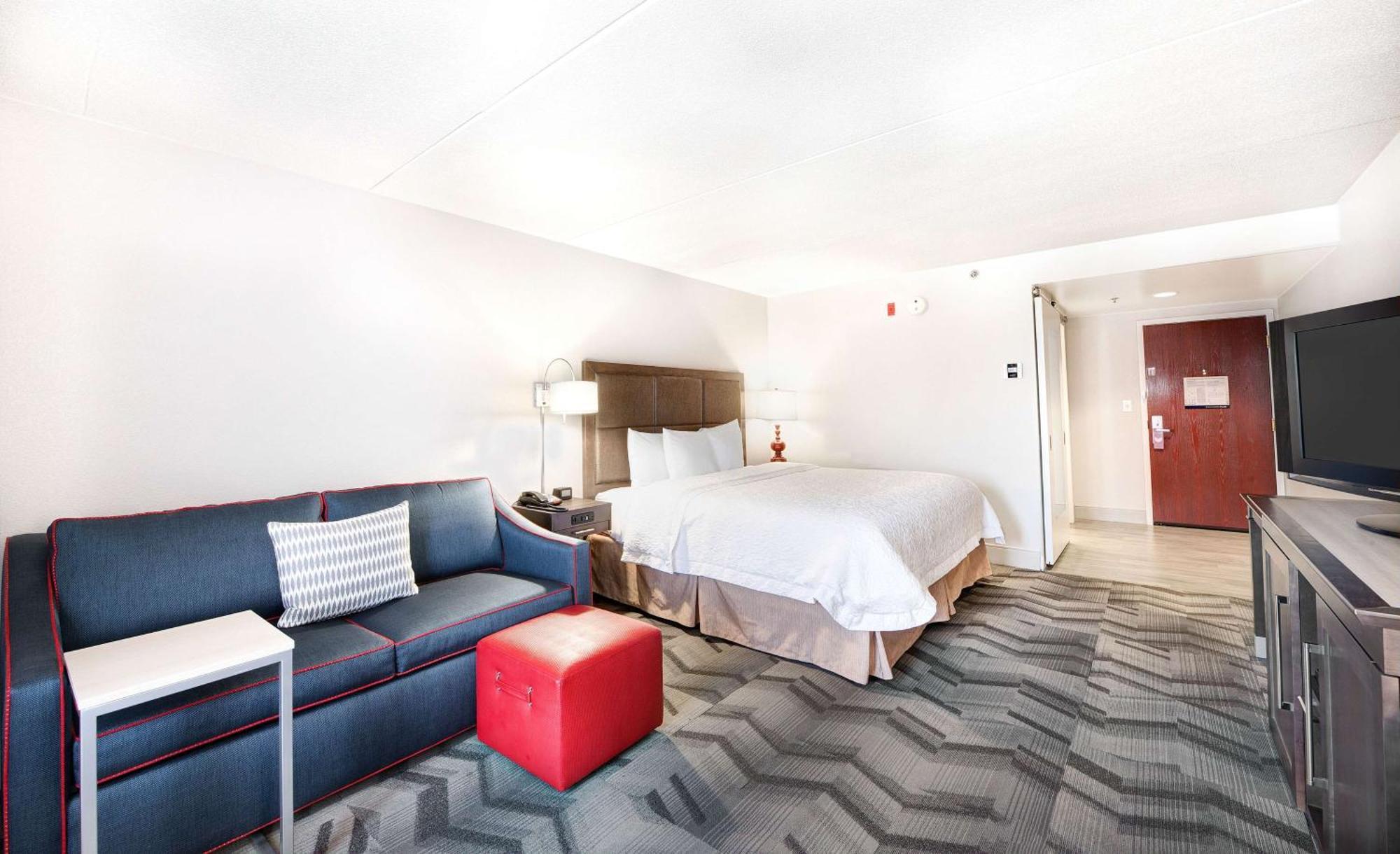 King Room with Sofa Bed and Study - Non-Smoking