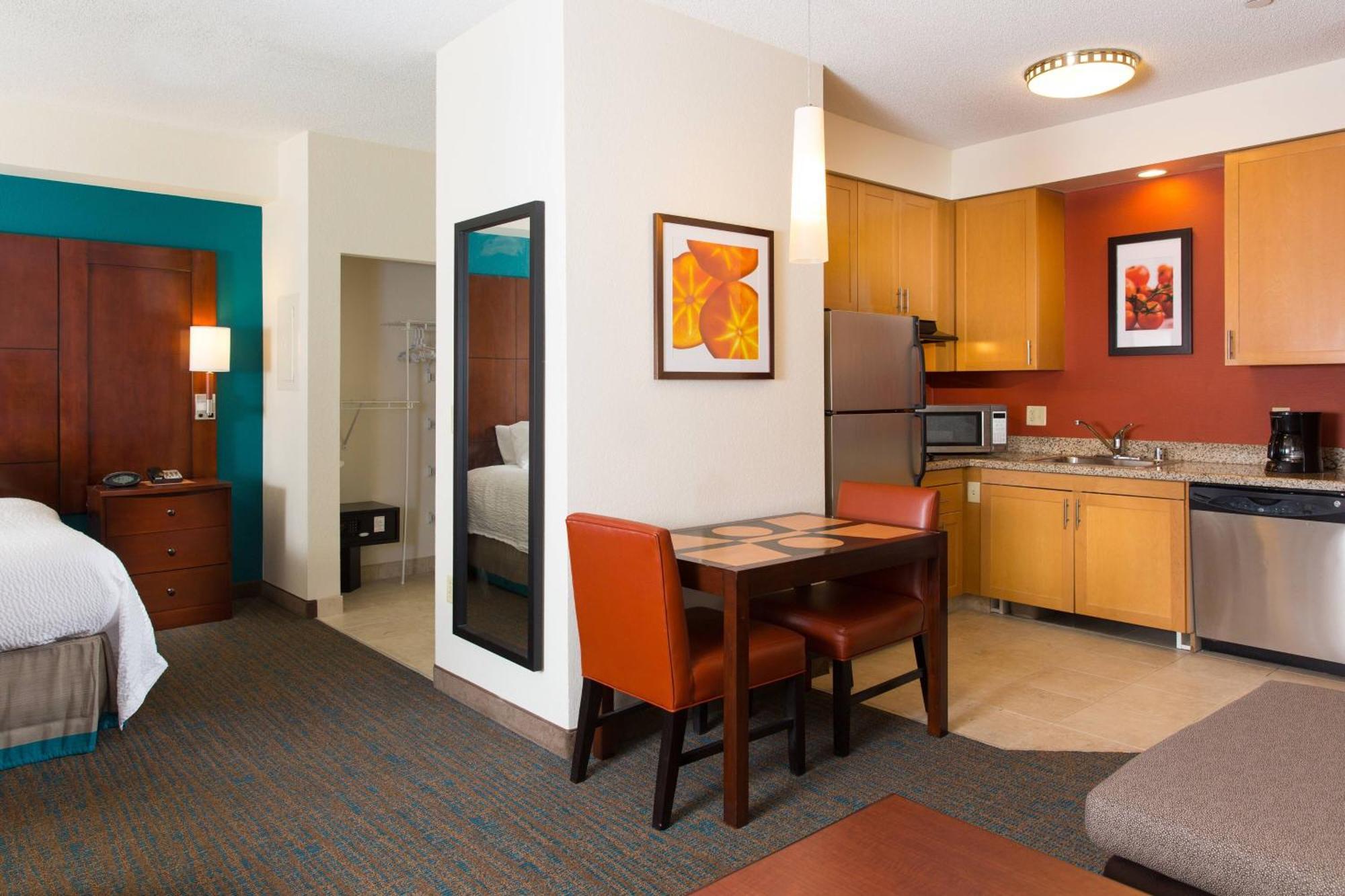 Studio Suite with 1 King Bed