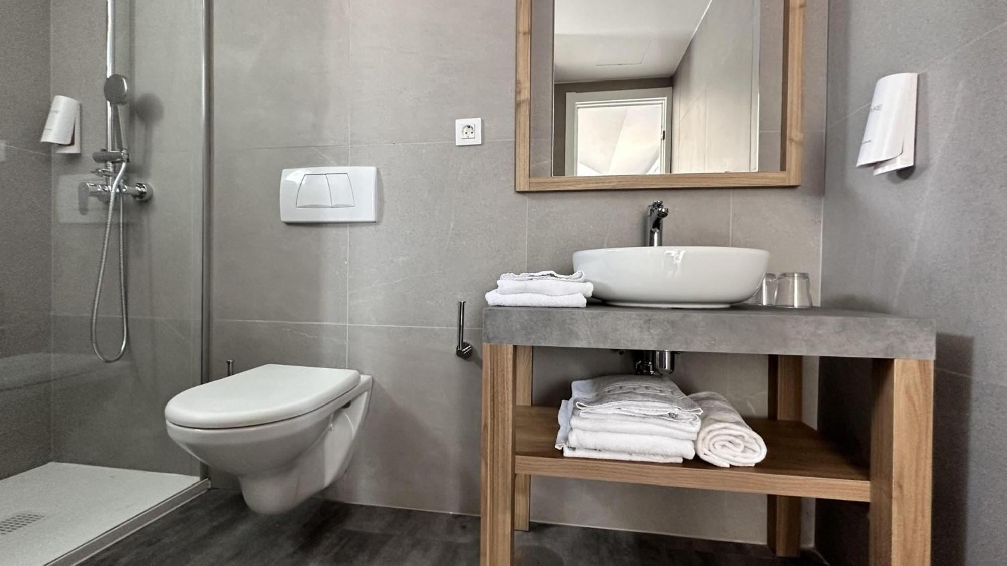 One-Bedroom Bungalow,1545575926:JPEG