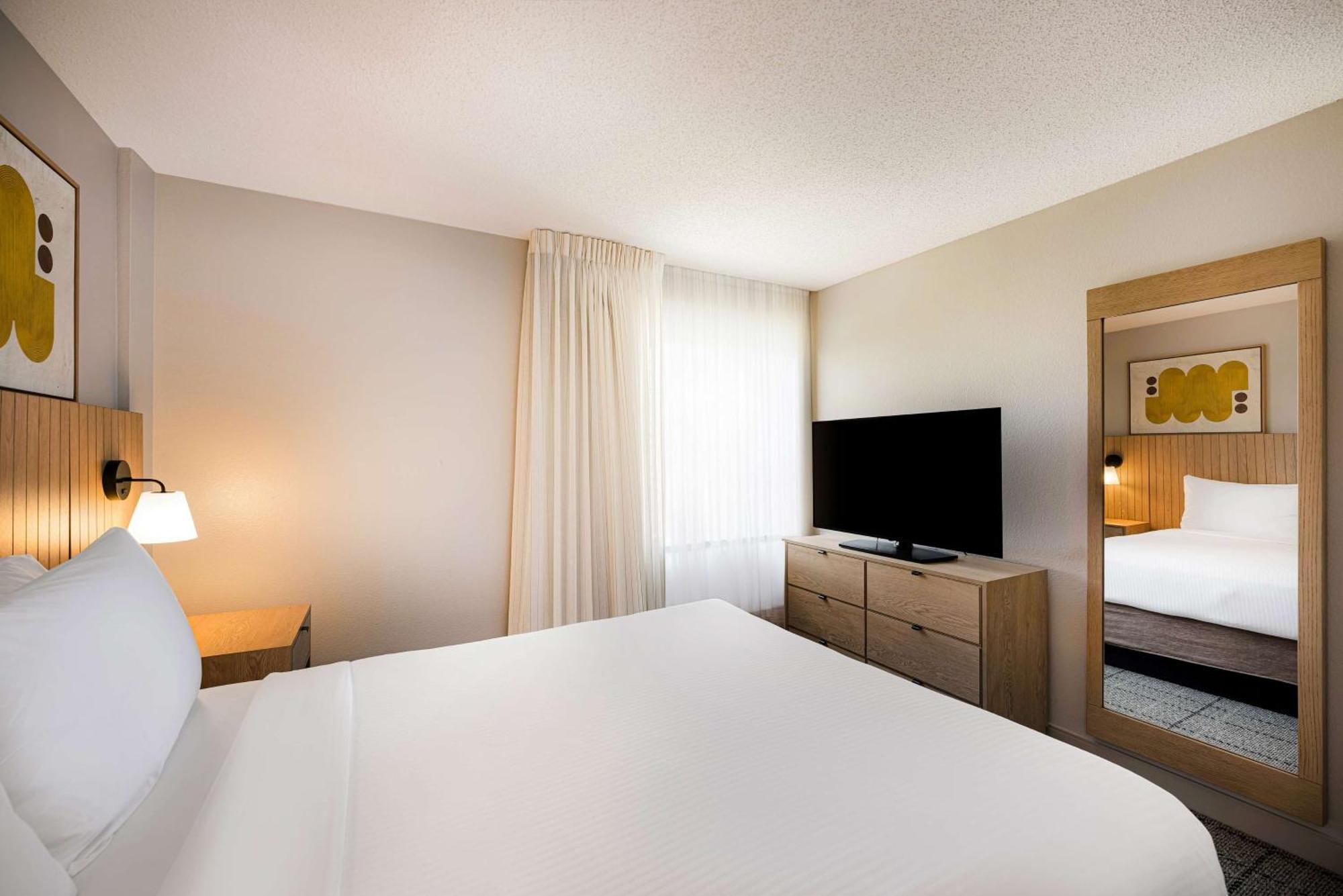 One Bedroom Suite Partial Harbor View
