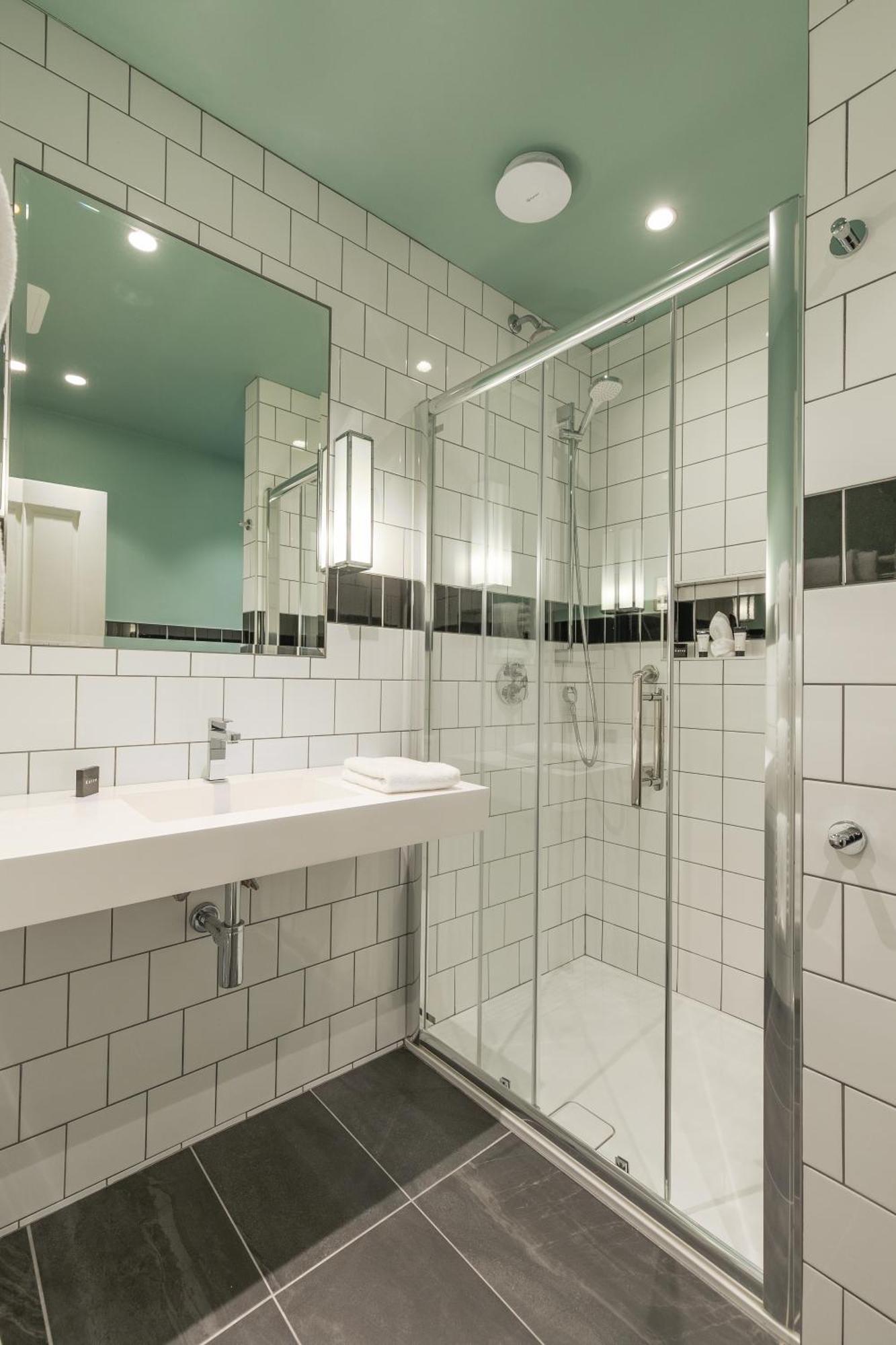 Habitación Triple Confort con ducha