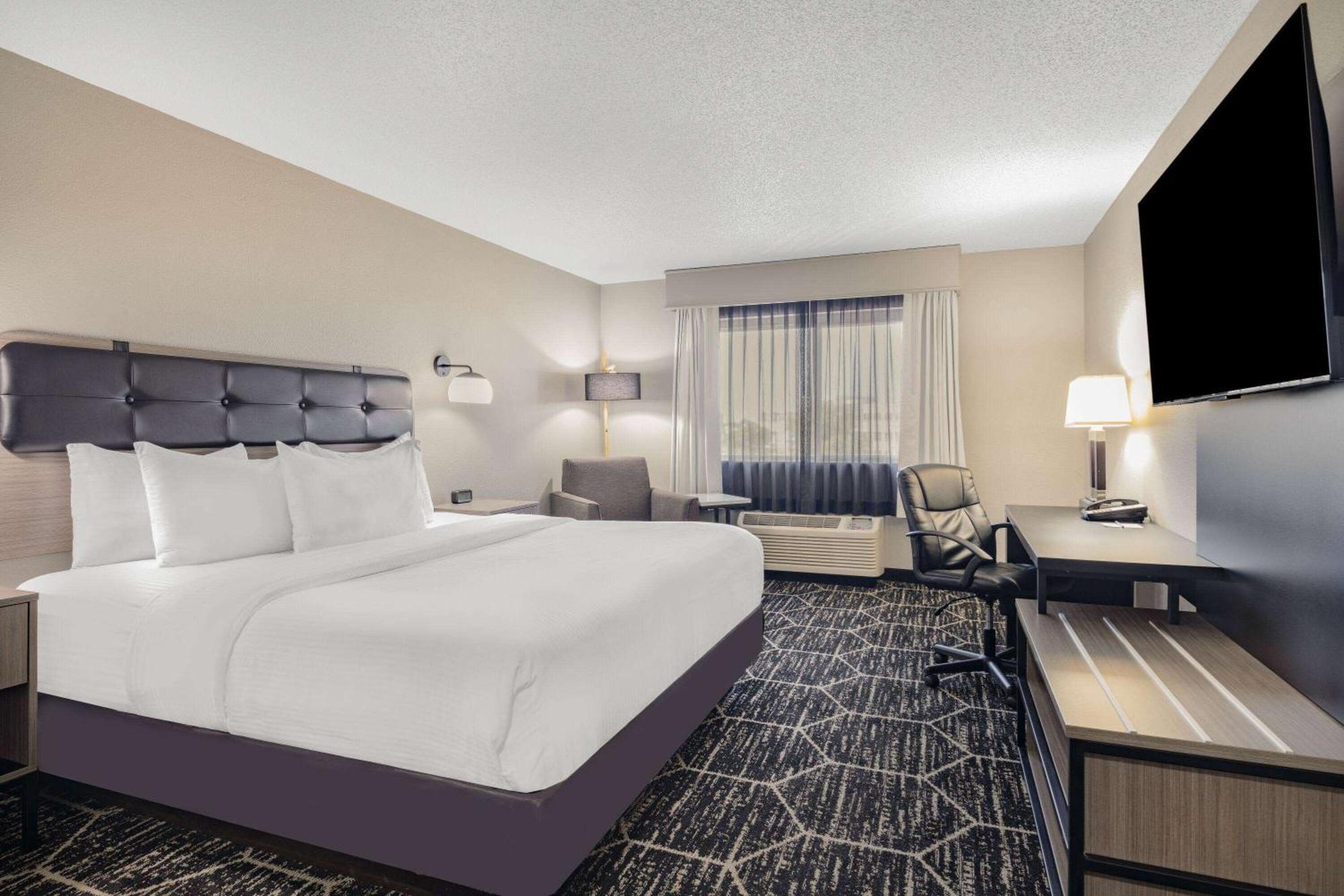 King Room - Mobility Access/Non-Smoking