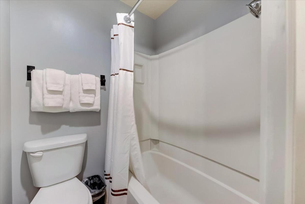 3 Bedroom Condominium