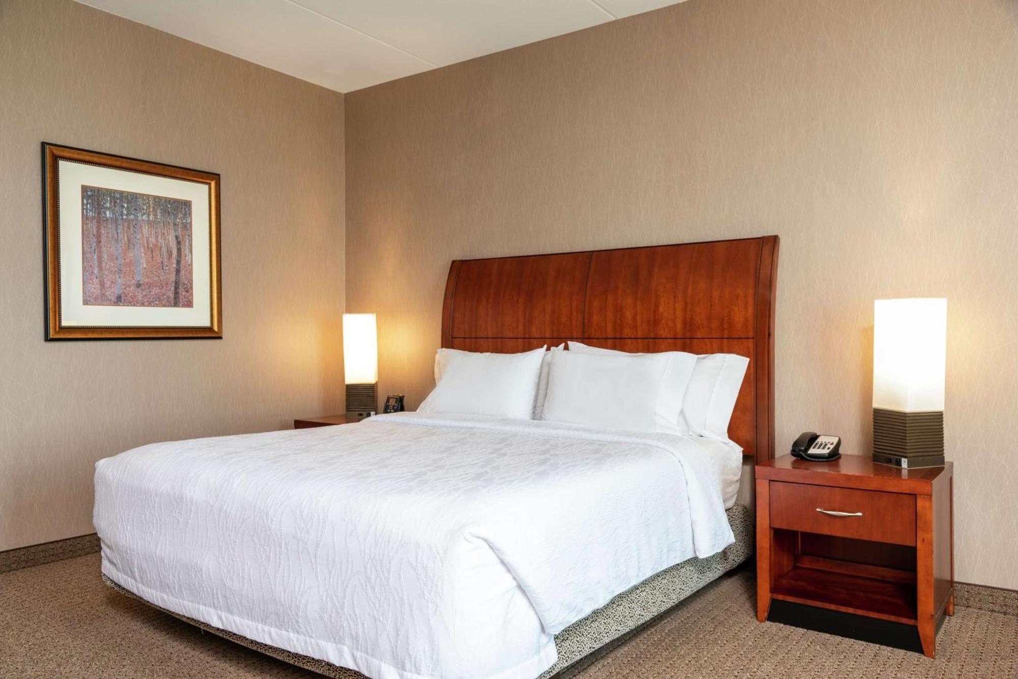 King Room with Tub - Mobility and Hearing Access