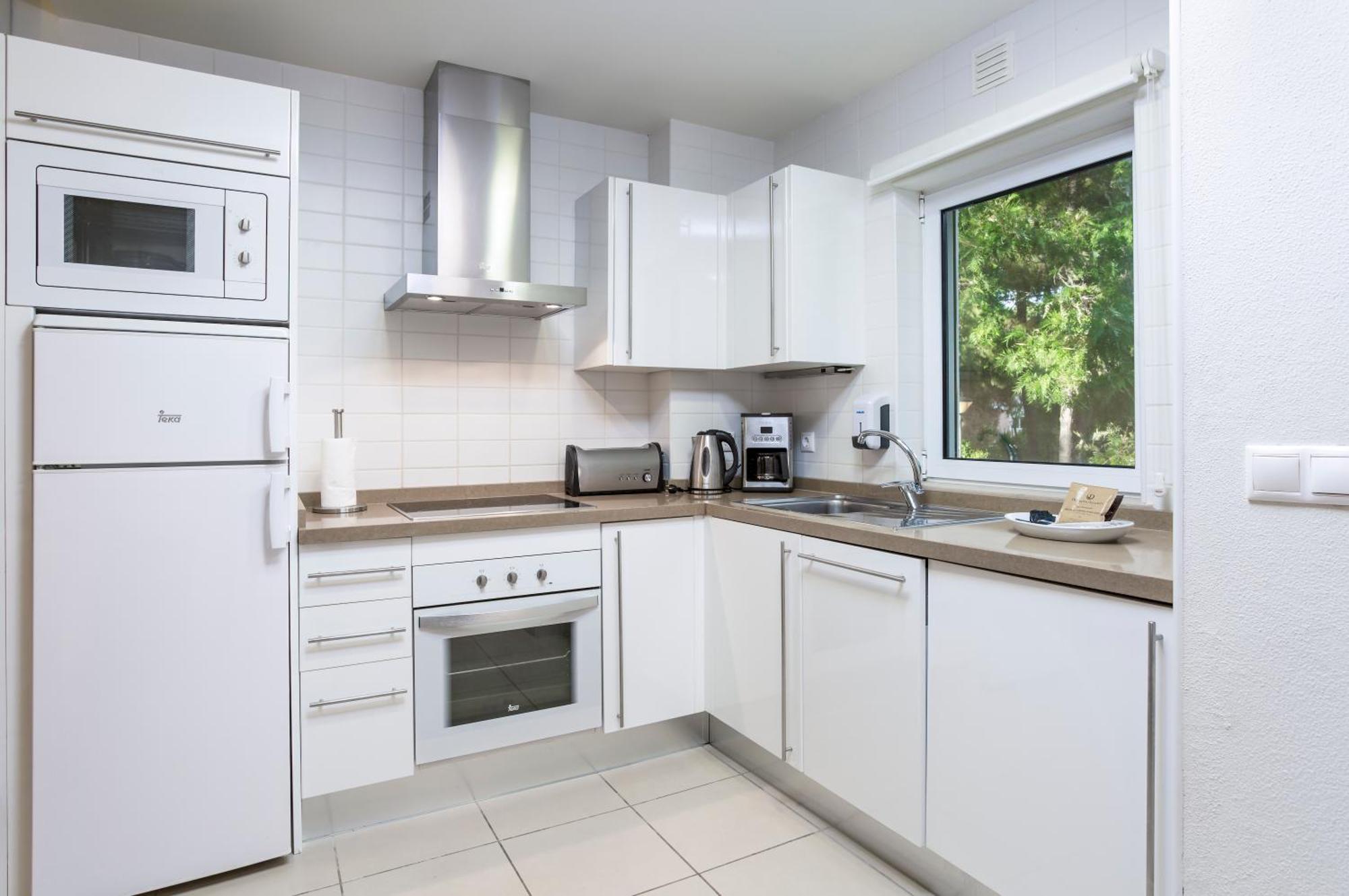 Premium One-Bedroom Apartment,1546996153:JPEG