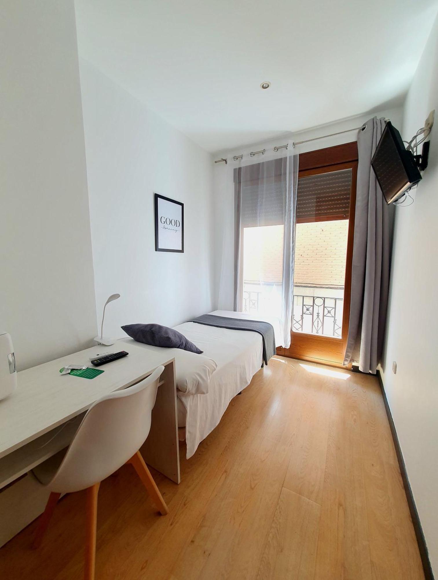 Einzelzimmer mit Balkon