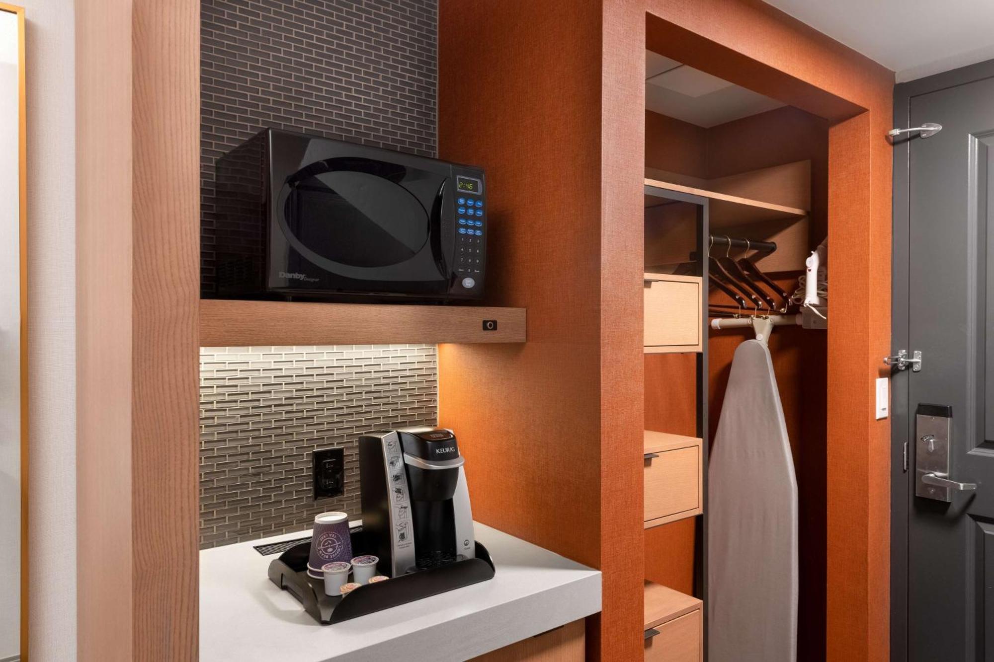 Suite mit Kingsize-Bett mit Whirlpool