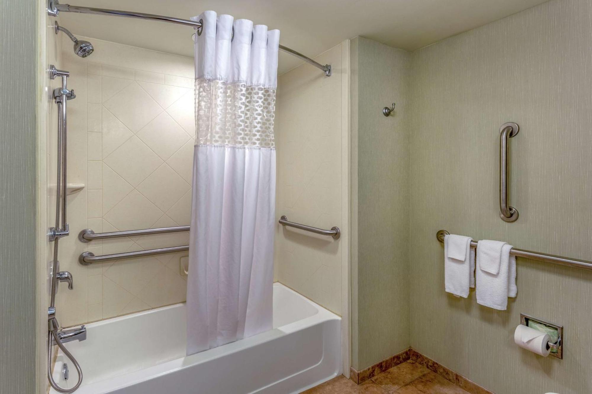 Queen Room with Two Queen Beds - Mobility and Hearing Access/Non-Smoking