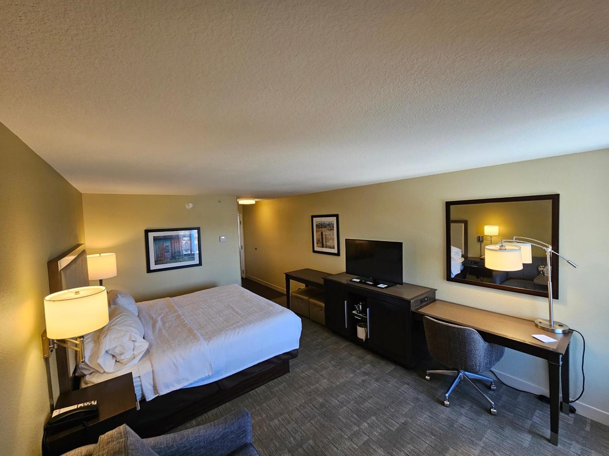 King Room with Sofa Bed - Non-Smoking