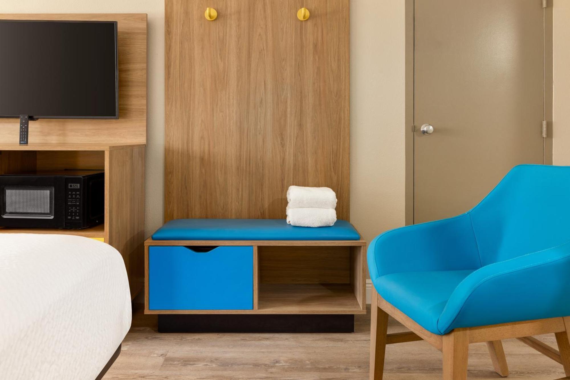 Double Room with Two Double Beds - Smoking