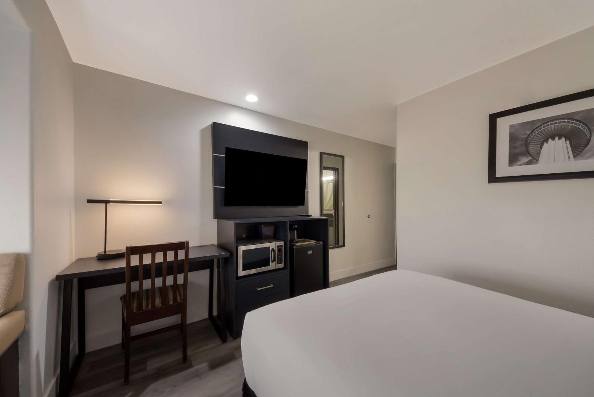 Double Room - Non-Smoking